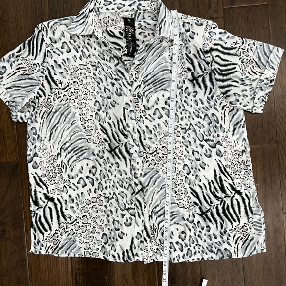 For Me Short Sleeve Blouse with Shoulder Pads - Picture 10 of 14